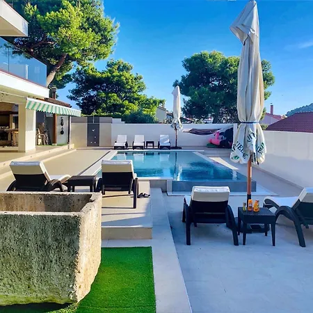 Charmante Und Luxurioese La Casa Del Capitano By Interhome * Ražanj