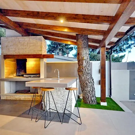 Charmante Und Luxurioese La Casa Del Capitano By Interhome Feriehus Ražanj